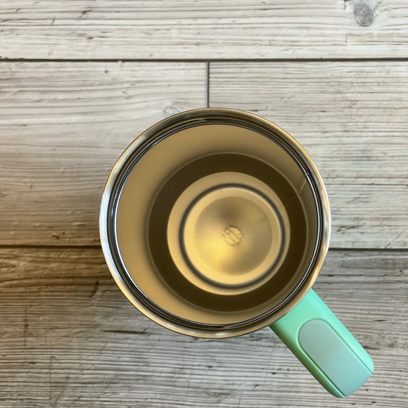 Stanley Green Insulated Water Bottle with Handle - Picture 4 of 5